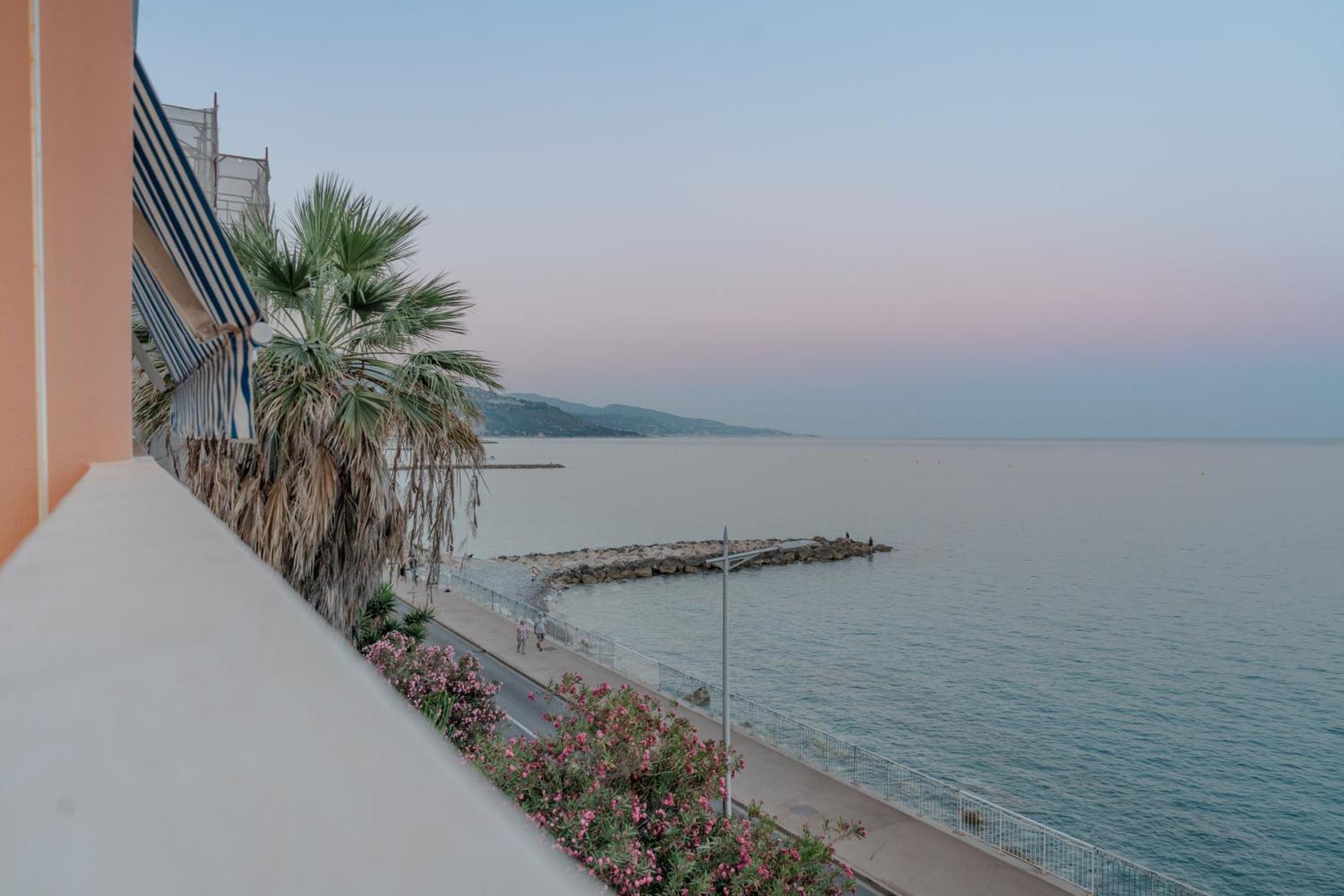Le Pamela Menton Front De Mer Bagian luar foto